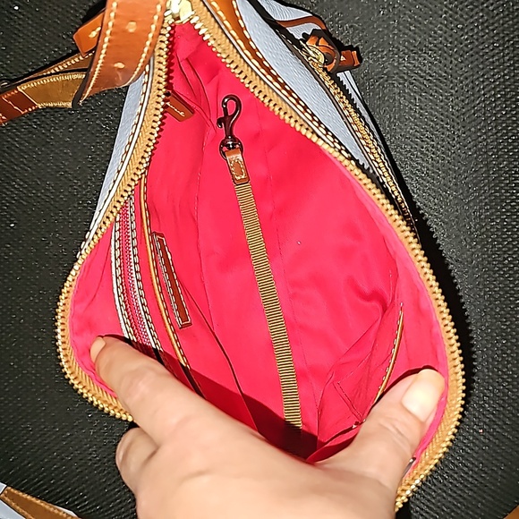 EUC DOONEY & BOURKE SHOULDER BAG. - Picture 8 of 9